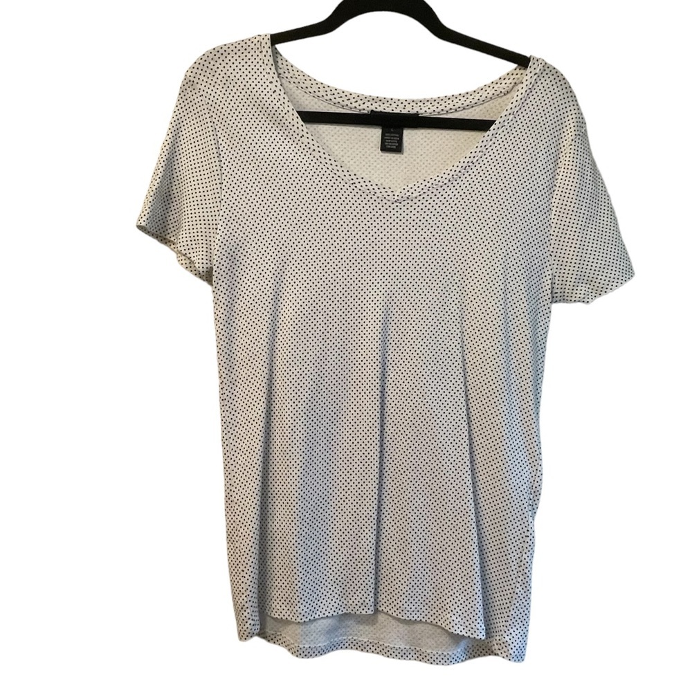 Grace short sleeve top, white with black polka dots, size large‎